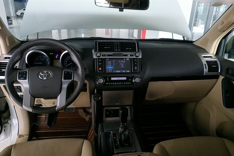 Used Toyota Prado 2016 2.7L Automatic Standard Edition Center Console