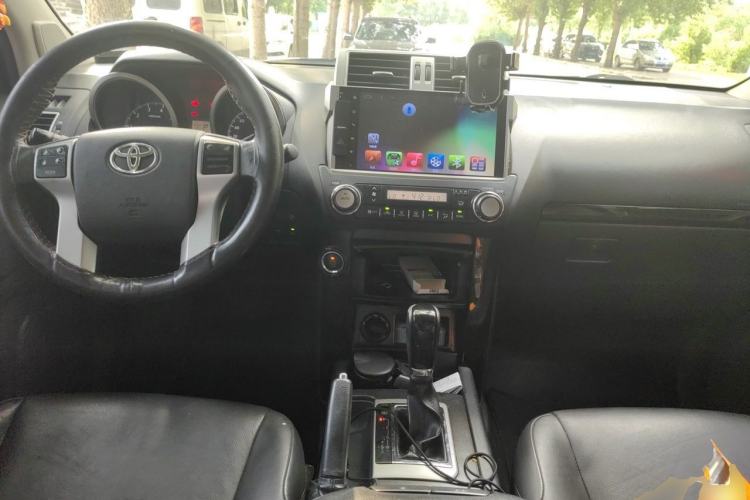Used Toyota Prado 2016 2.7L Automatic Standard Edition Center Console