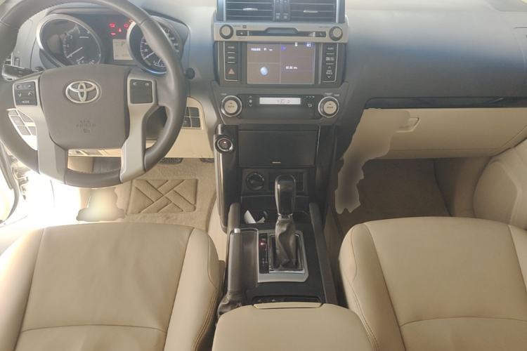 Used Toyota Prado 2016 2.7L Automatic Luxury Edition Center Console