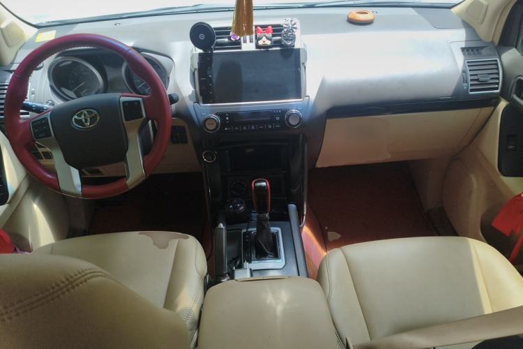 Used Toyota Prado 2016 2.7L Automatic Standard Edition Center Console