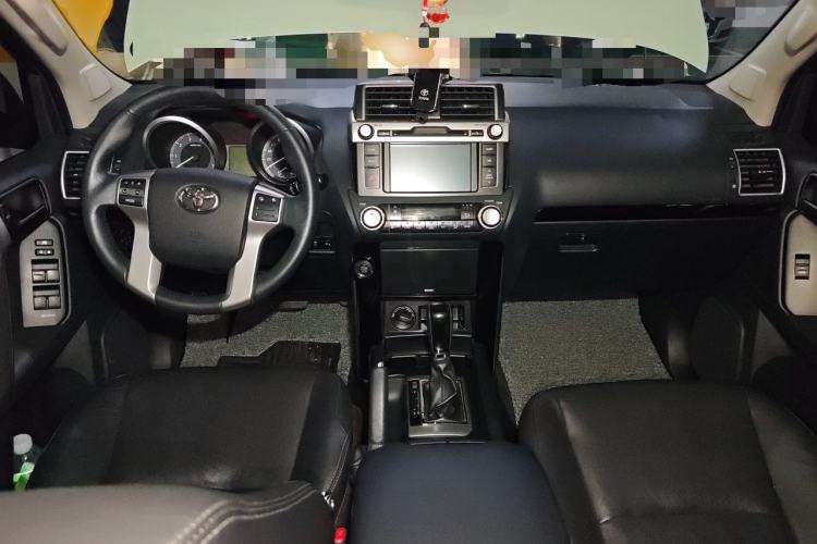 Used Toyota Prado 2016 2.7L Automatic Standard Edition Center Console