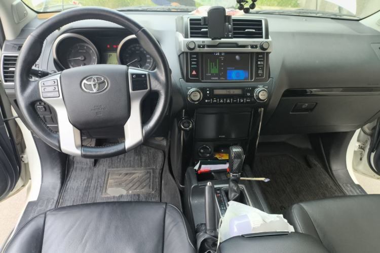 Used Toyota Prado 2016 2.7L Automatic Luxury Edition Center Console