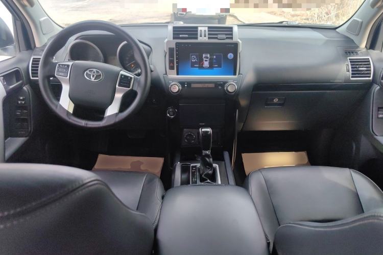 Used Toyota Prado 2016 2.7L Automatic Standard Edition Center Console