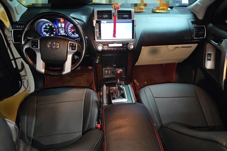 Used Toyota Prado 2016 3.5L Automatic TX-L Center Console