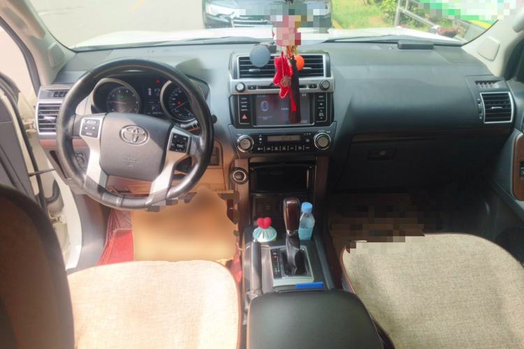 Used Toyota Prado 2016 3.5L Automatic TX-L Center Console