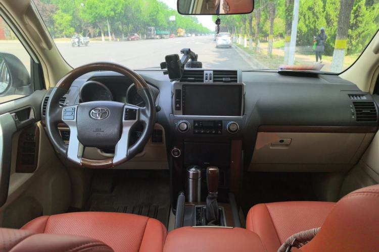 Used Toyota Prado  Center Console