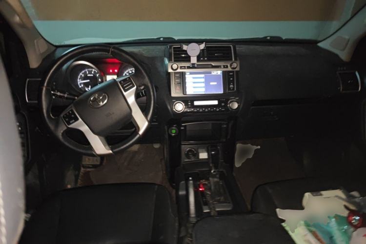 Used Toyota Prado 2016 2.7L Automatic Standard Edition Center Console