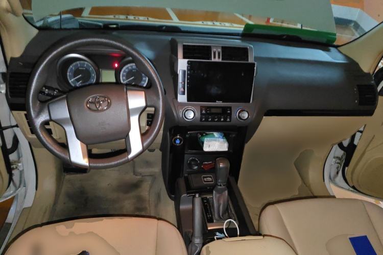 Used Toyota Prado 2016 2700 TX Base Edition Center Console