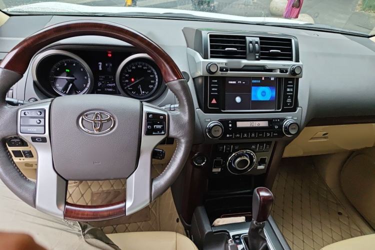 Used Toyota Prado 2016 3.5L Automatic VX NAVI Center Console