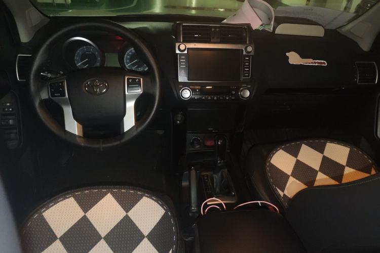 Used Toyota Prado 2016 2.7L Automatic Standard Edition Center Console