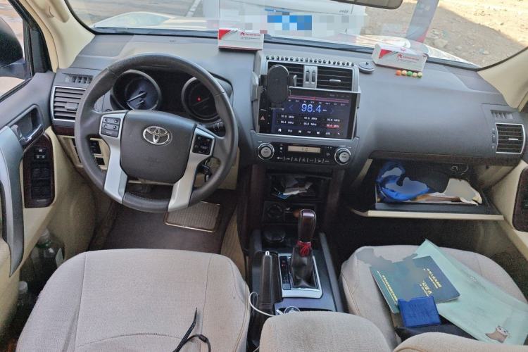 Used Toyota Prado  Center Console