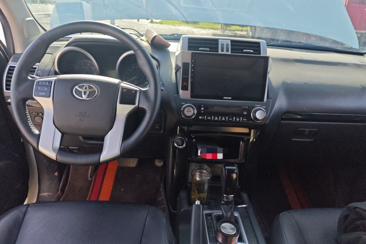 Used Toyota Prado 2016 2.7L Automatic Standard Edition Center Console