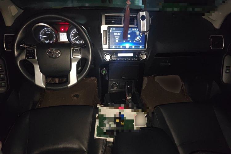 Used Toyota Prado 2016 2.7L Automatic Standard Edition Center Console