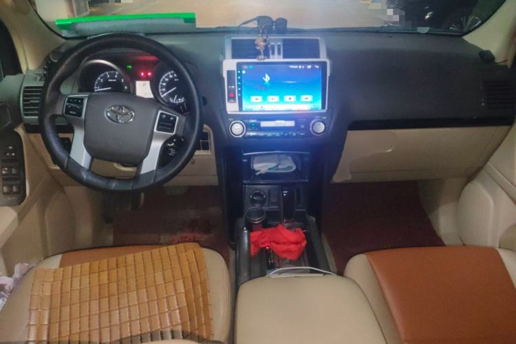 Used Toyota Prado  Center Console