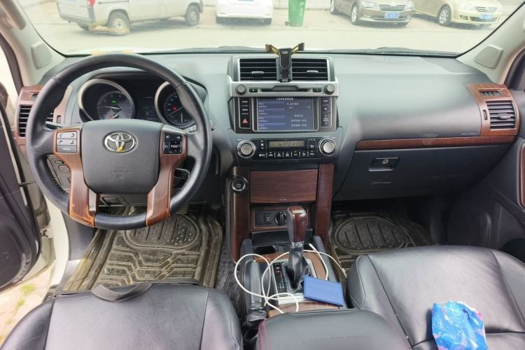 Used Toyota Prado 2016 3.5L Automatic TX-L Center Console