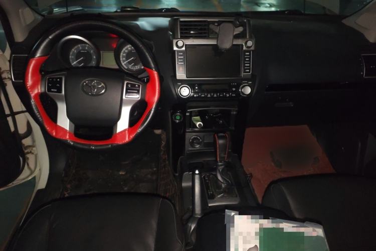 Used Toyota Prado 2016 2.7L Automatic Standard Edition Center Console