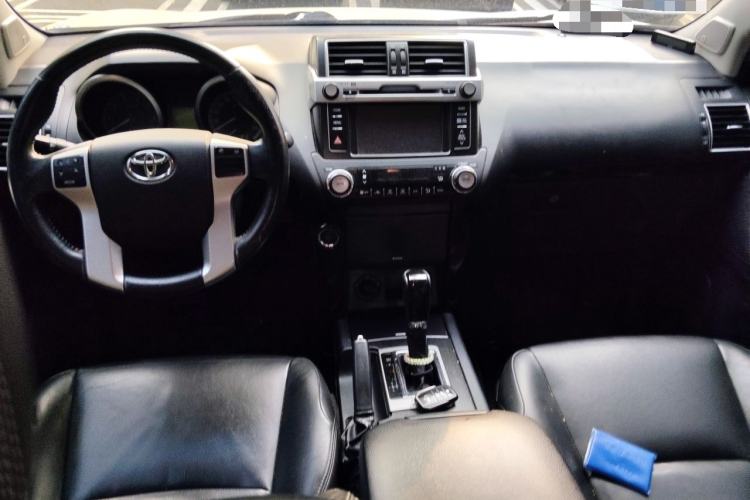 Used Toyota Prado 2016 2.7L Automatic Luxury Edition Center Console