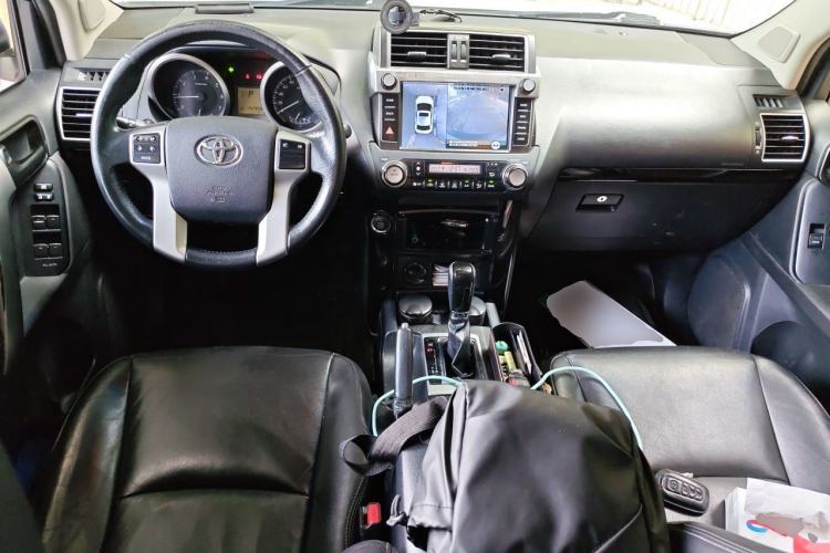 Used Toyota Prado 2016 2.7L Automatic Standard Edition Center Console