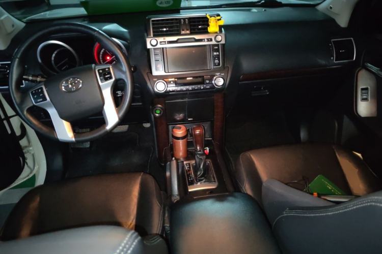 Used Toyota Prado 2016 3.5L Automatic TX-L NAVI Center Console