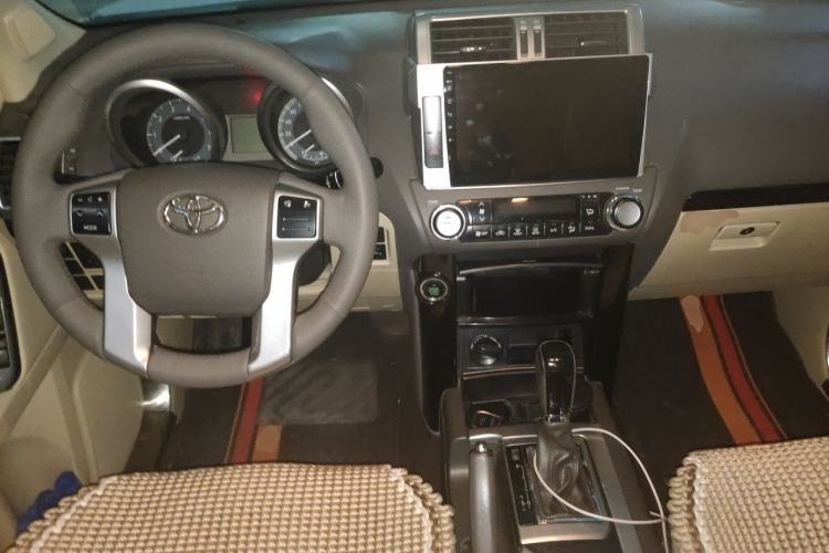 Used Toyota Prado 2016 2.7L Automatic Standard Edition Center Console