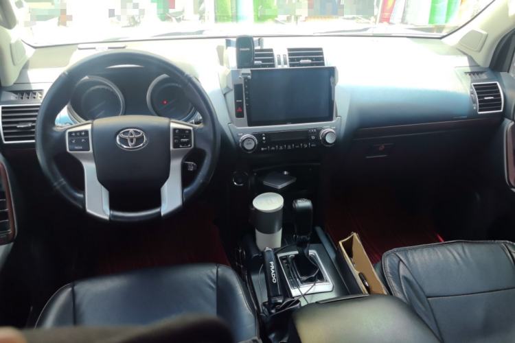 Used Toyota Prado 2016 3.5L Automatic TX-L Center Console