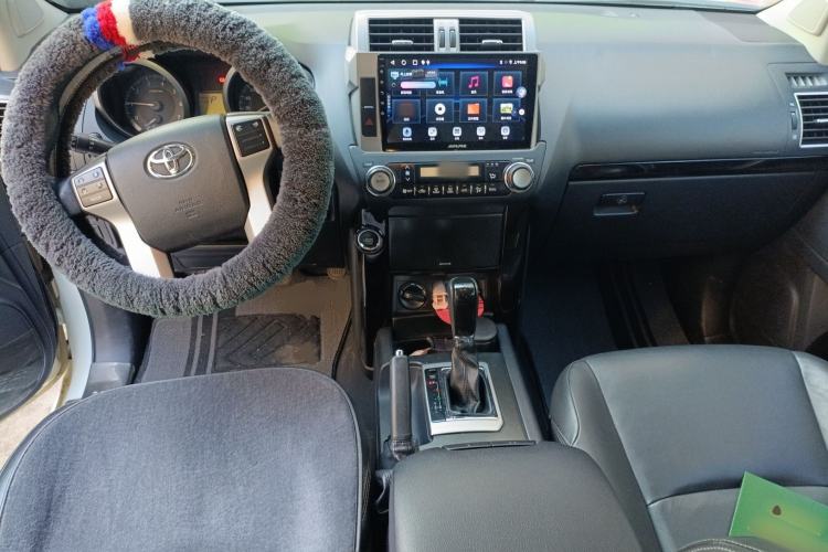 Used Toyota Prado 2016 2.7L Automatic Standard Edition Center Console