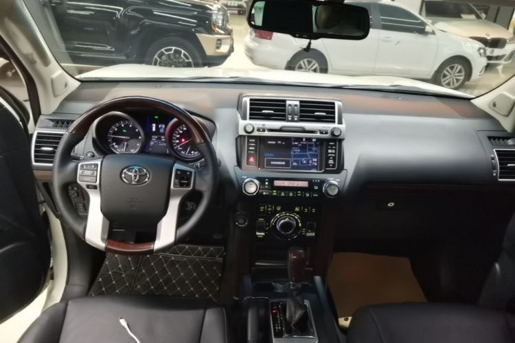 Used Toyota Prado 2016 3.5L Automatic VX NAVI Center Console