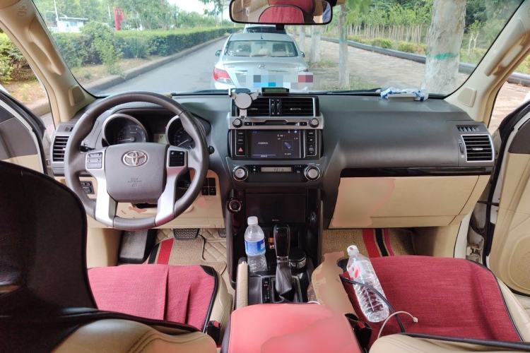 Used Toyota Prado 2016 2.7L Automatic Standard Edition Center Console