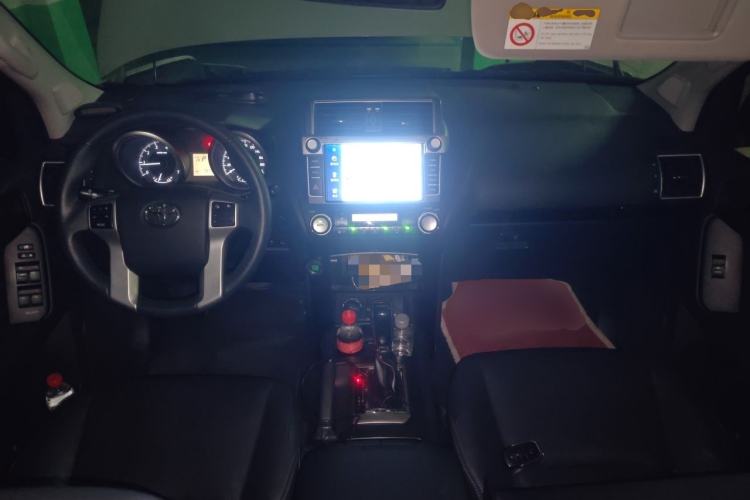 Used Toyota Prado 2016 2.7L Automatic Standard Edition Center Console