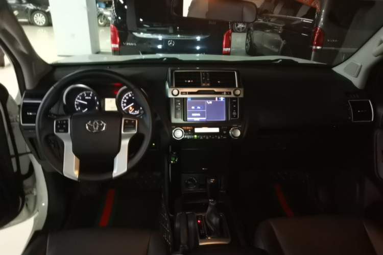 Used Toyota Prado 2016 2.7L Automatic Standard Edition Center Console