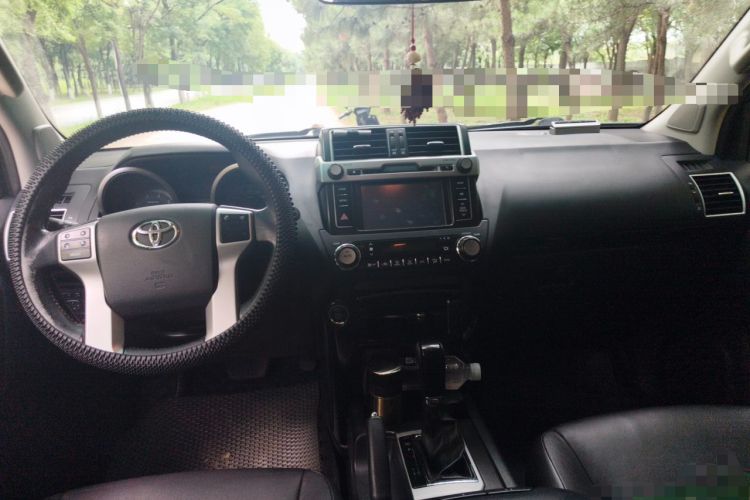 Used Toyota Prado 2016 2.7L Automatic Standard Edition Center Console