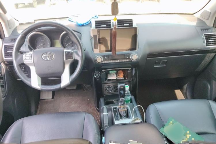 Used Toyota Prado 2016 2.7L Automatic Standard Edition Center Console