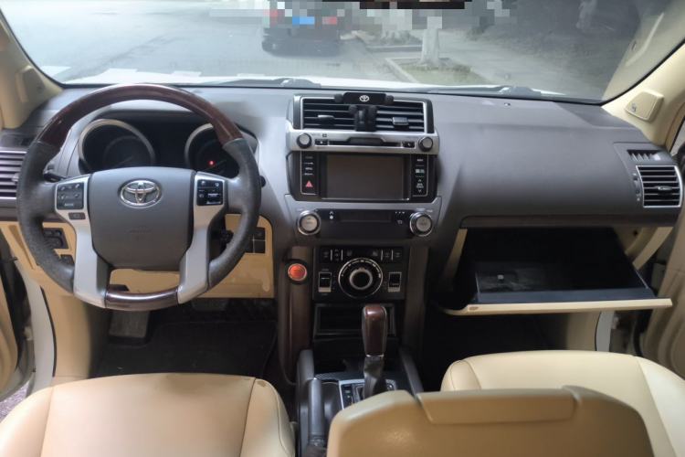 Used Toyota Prado 2016 3.5L Automatic VX NAVI Center Console