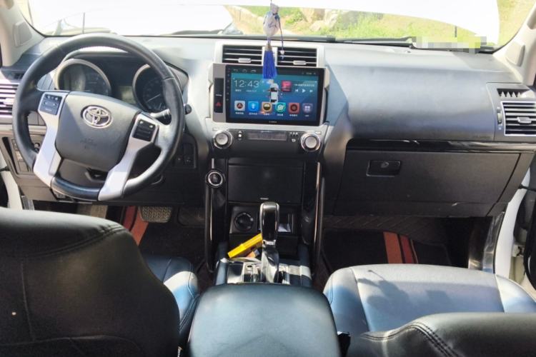 Used Toyota Prado 2016 2.7L Automatic Standard Edition Center Console