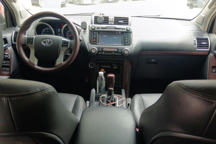 Used Toyota Prado 2016 3.5L Automatic TX-L Center Console