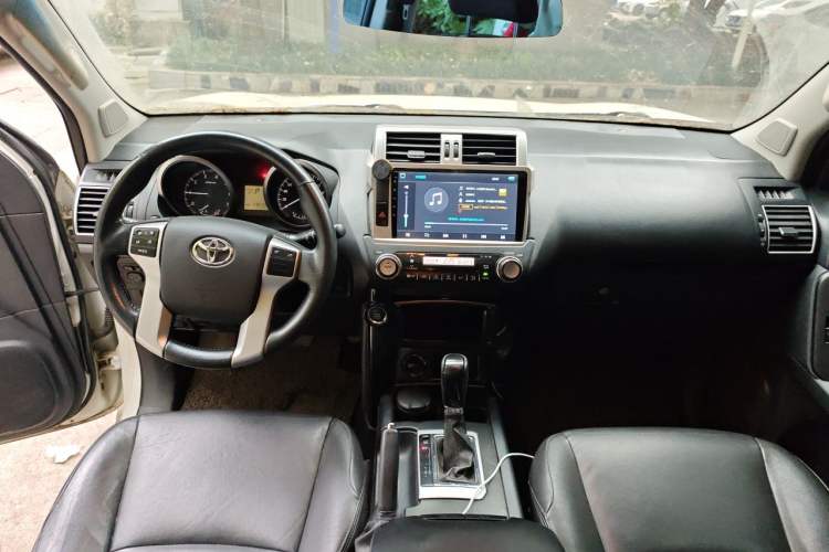 Used Toyota Prado 2016 2.7L Automatic Standard Edition Center Console