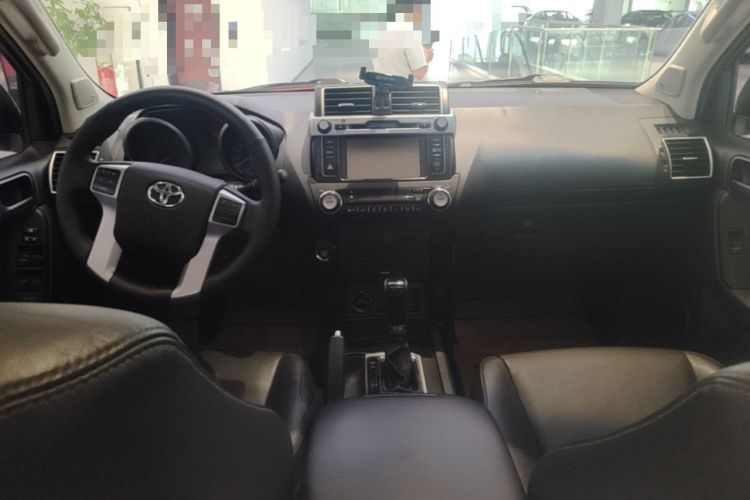 Used Toyota Prado 2016 2.7L Automatic Luxury Edition Center Console