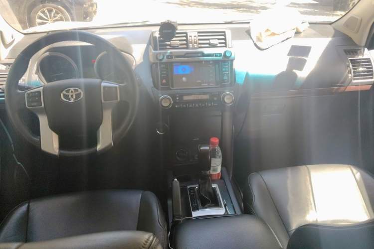 Used Toyota Prado 2016 2.7L Automatic Luxury Edition Center Console