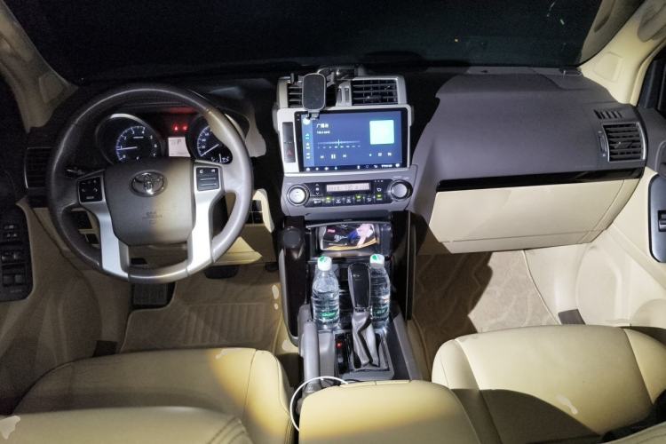 Used Toyota Prado 2016 2.7L Automatic Standard Edition Center Console