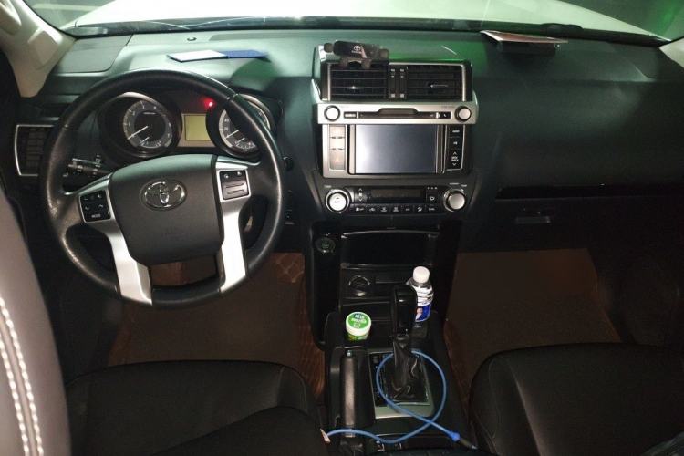 Used Toyota Prado 2016 2.7L Automatic Standard Edition Center Console