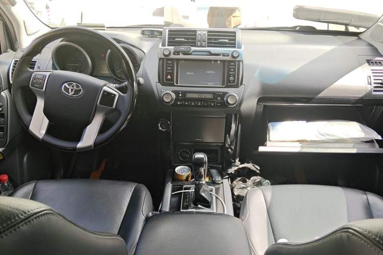 Used Toyota Prado 2016 2.7L Automatic Standard Edition Center Console