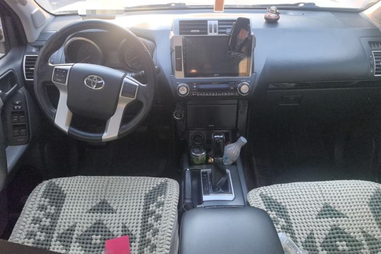 Used Toyota Prado 2016 2.7L Automatic Standard Edition Center Console