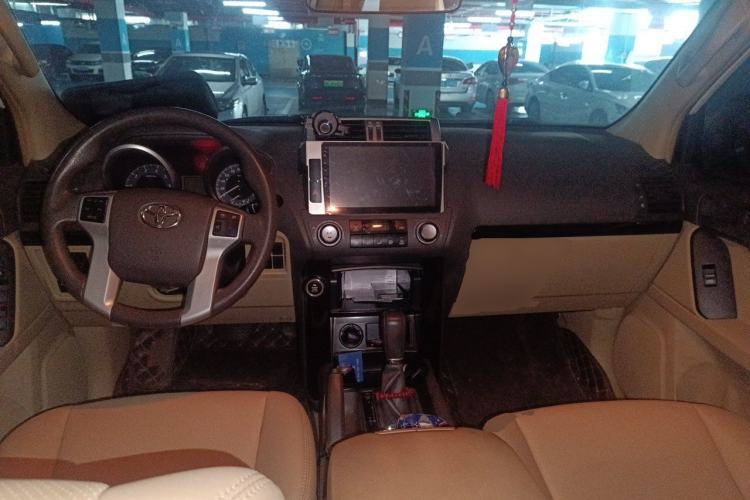 Used Toyota Prado  Center Console
