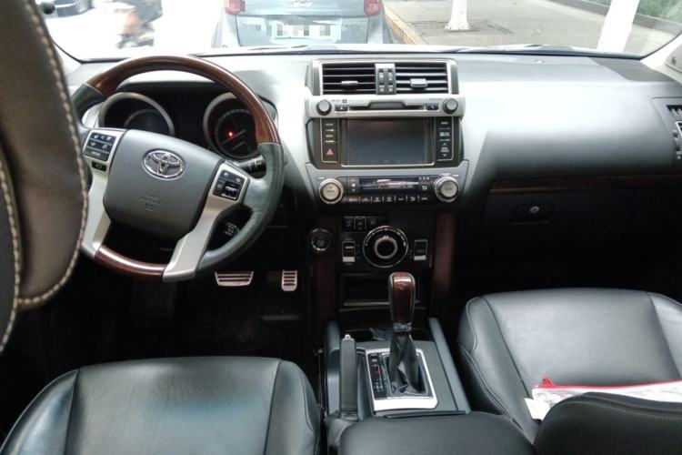 Used Toyota Prado 2016 3.5L Automatic VX NAVI Center Console
