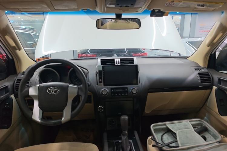 Used Toyota Prado 2016 2700 TX 7-Seater Middle East Version Center Console