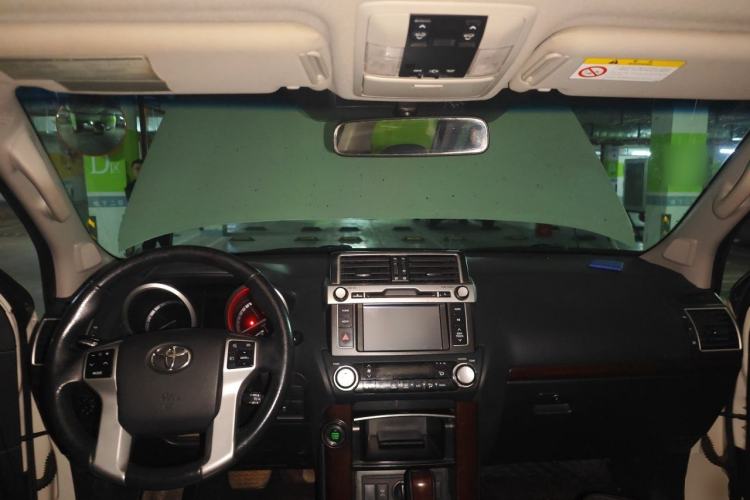 Used Toyota Prado 2016 3.5L Automatic TX-L Center Console