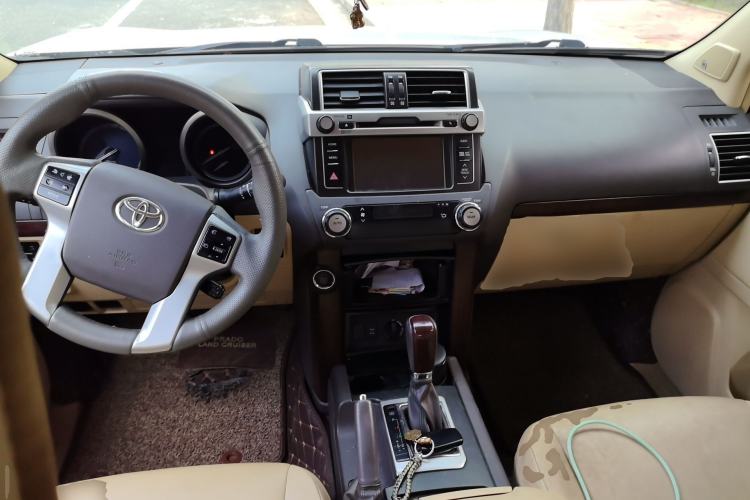 Used Toyota Prado 2016 3.5L Automatic TX-L NAVI Center Console