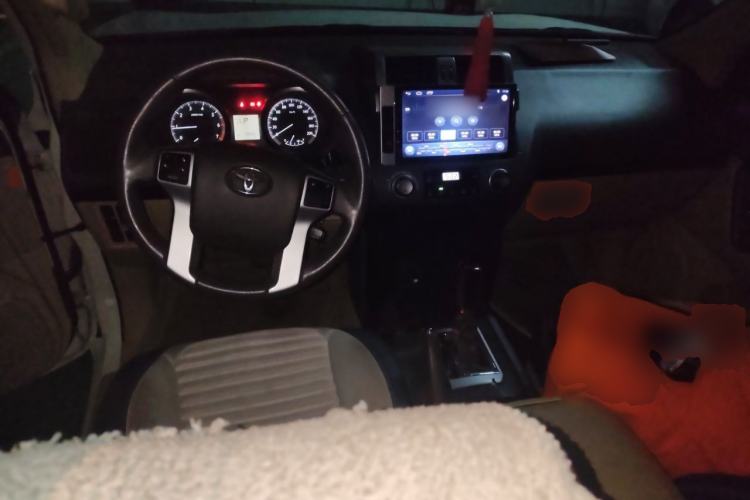 Used Toyota Prado 2016 2700 TX 7-Seater Middle East Version Center Console