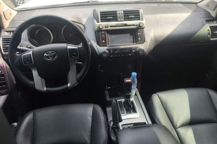 Used Toyota Prado 2016 3.5L Automatic TX-L NAVI Center Console