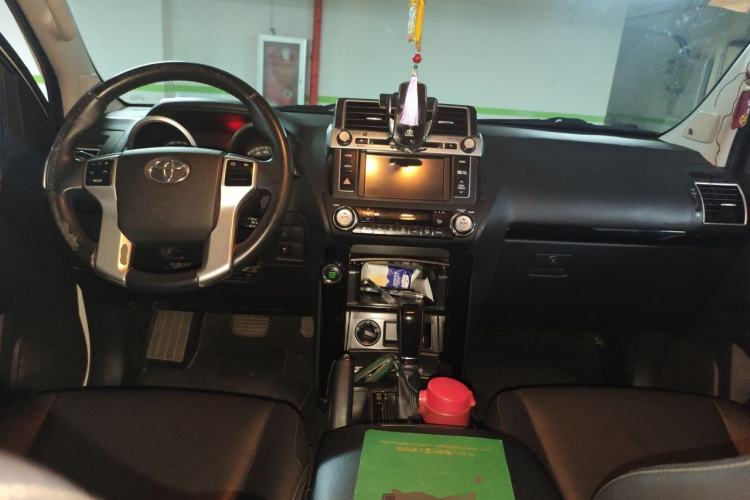 Used Toyota Prado 2016 2.7L Automatic Luxury Edition Center Console